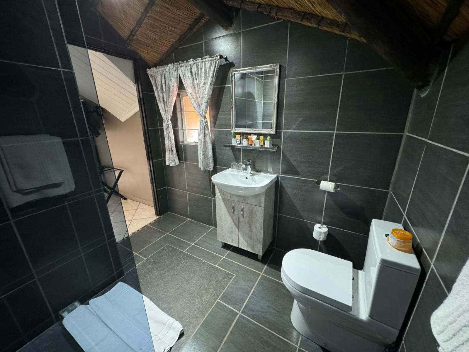 Echo Mountain Inn (Adults Only) Thabazimbi Szoba fotó